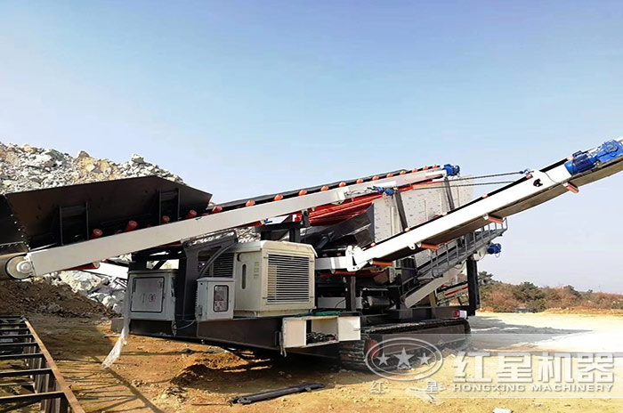移動(dòng)式制砂機(jī)現(xiàn)場作業(yè)圖